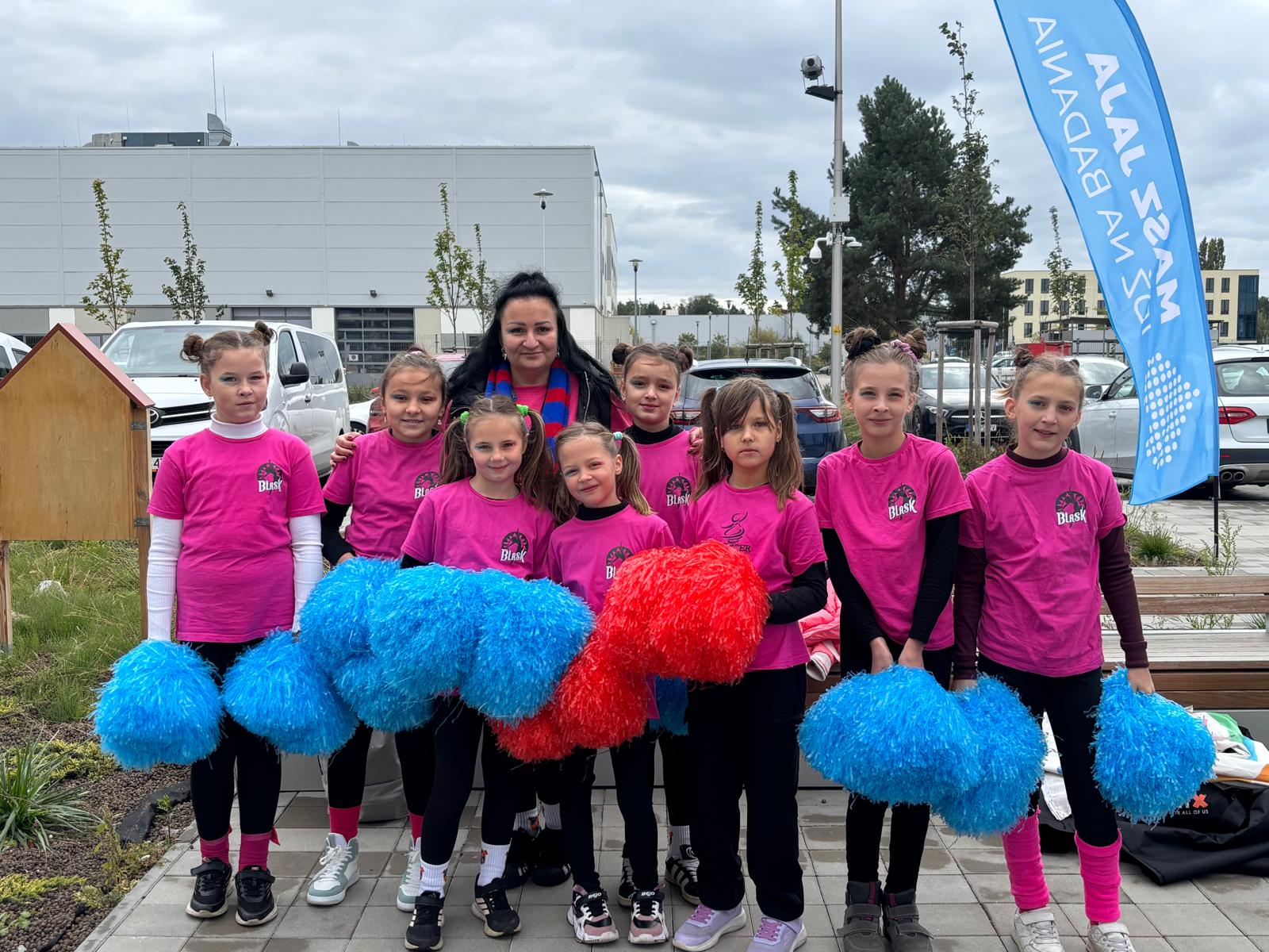 Tancerze w dynamicznym ruchu